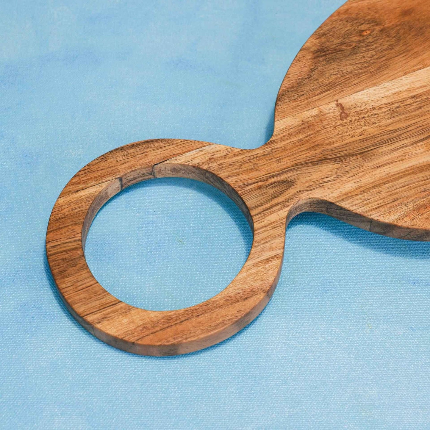 Acacia Wood Chopping Board – Kitchen & Serving Board – Ergonomic Handle – 56x23x1.5 cm
