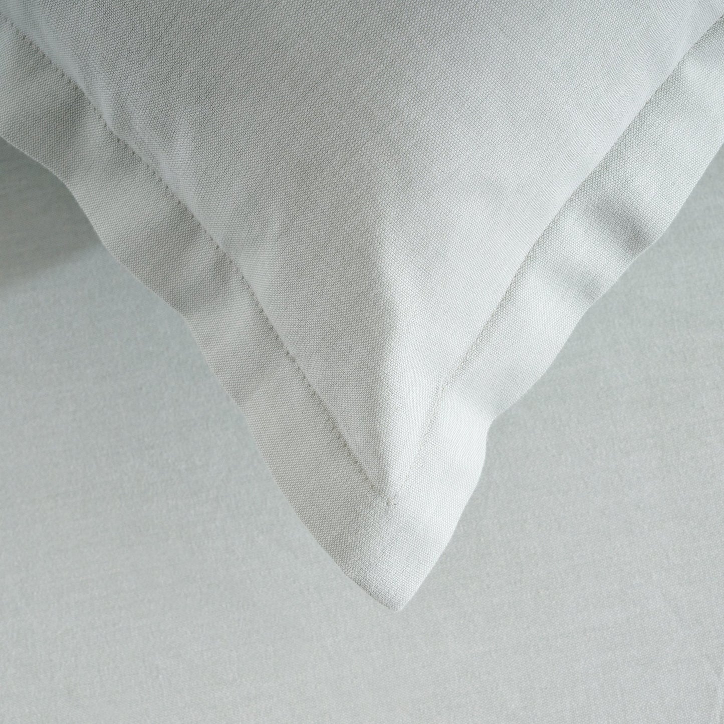 Bedsheet | Cotton Bamboo Chambray Weave | Tinsel, with 2 Pillow Sharms