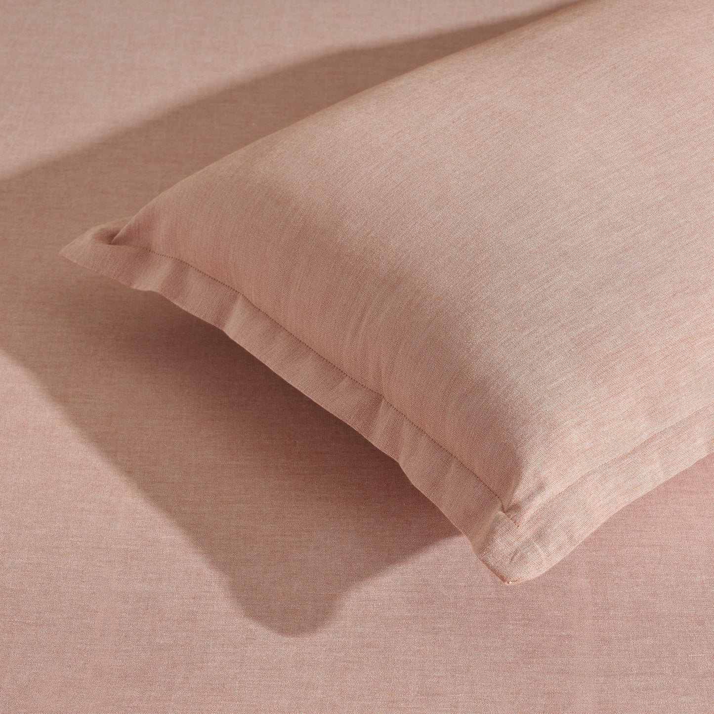 Bedsheet | Cotton Bamboo Chambray | Berry With 2 Pillow Shams