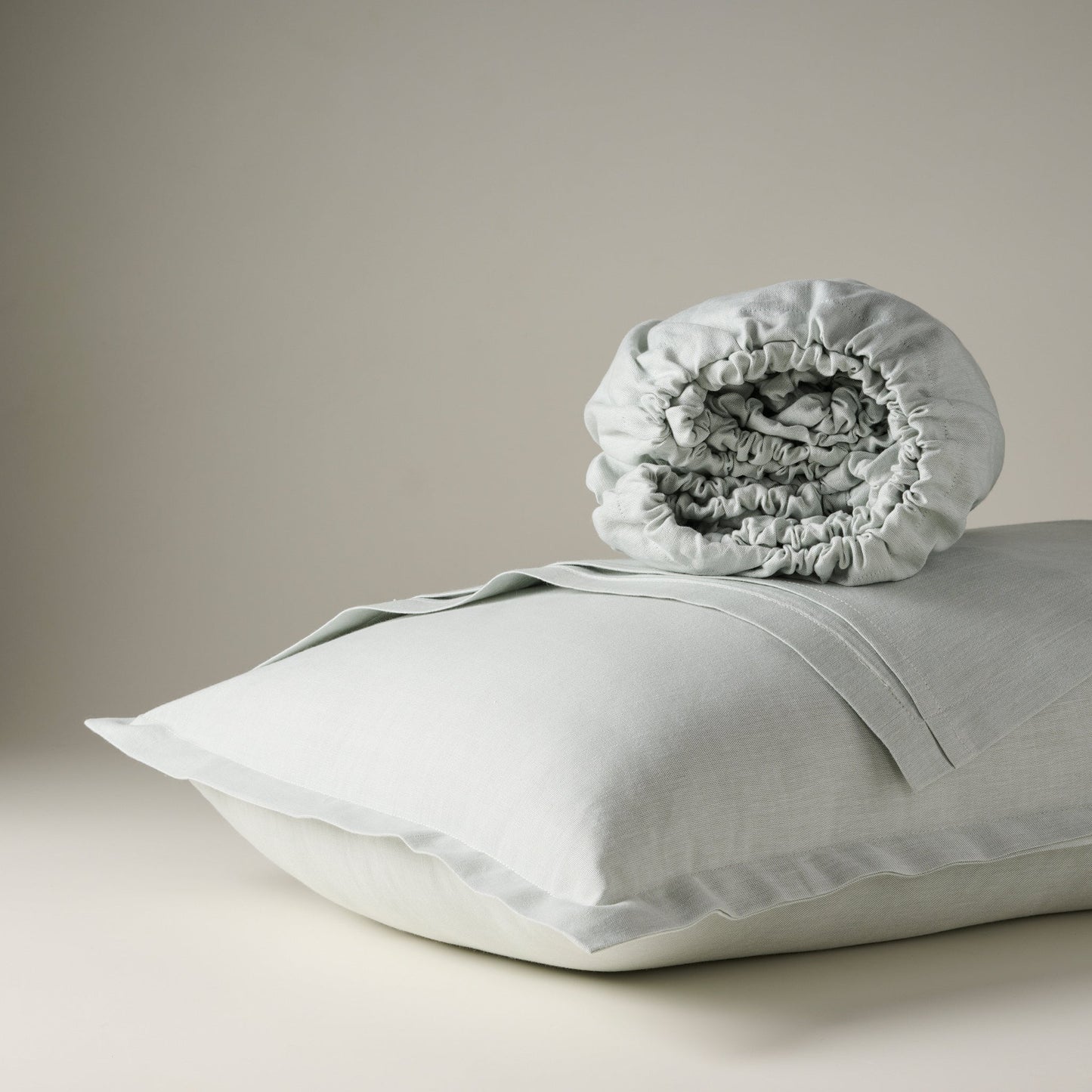 Bedsheet | Cotton Bamboo Chambray Weave | Tinsel, with 2 Pillow Sharms
