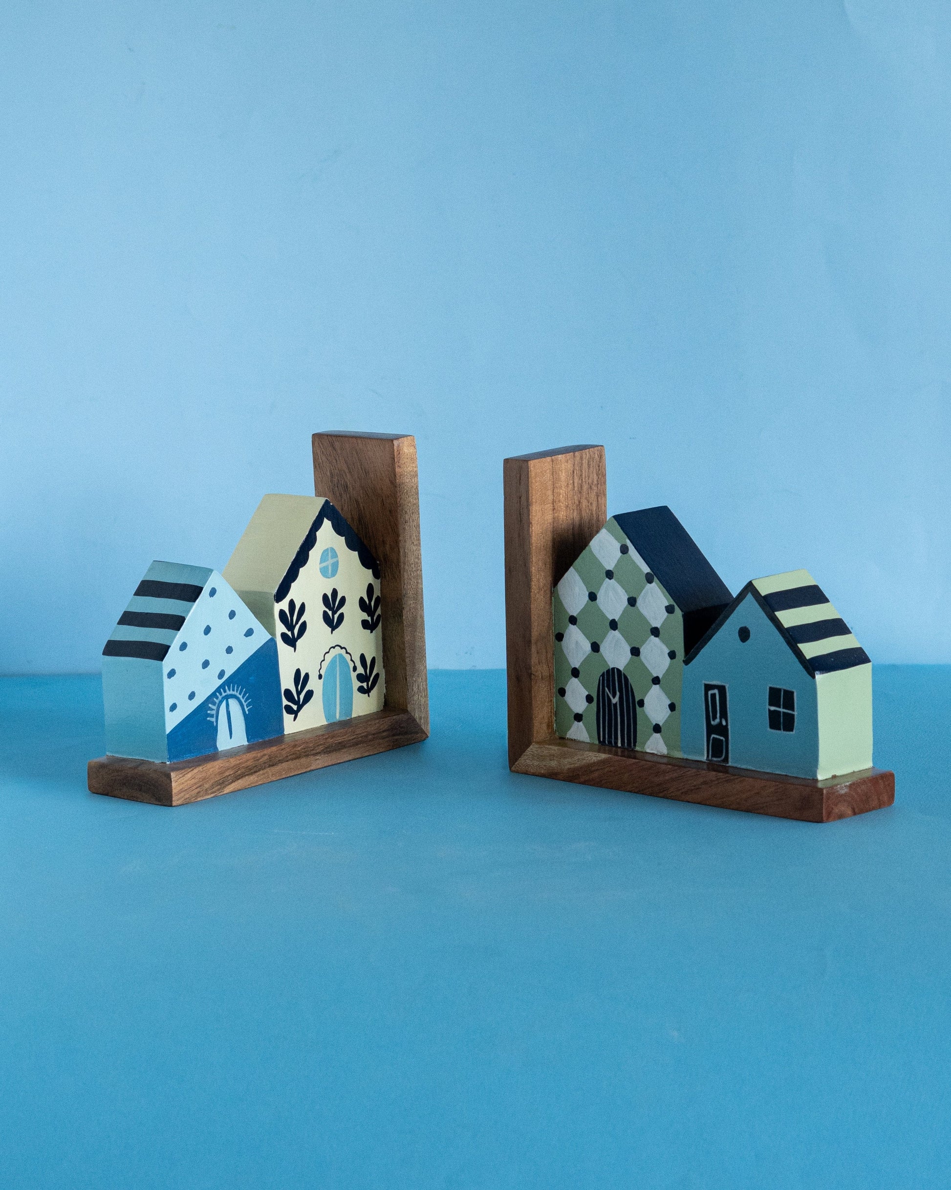 Book Nook Hanpdainted Bookends - Set of 2