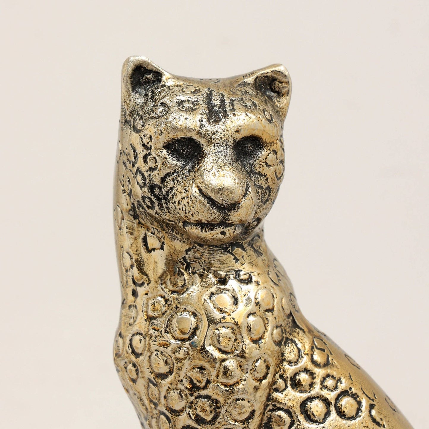 Handcrafted Gold Cheetah Sculpture – Aluminum Art