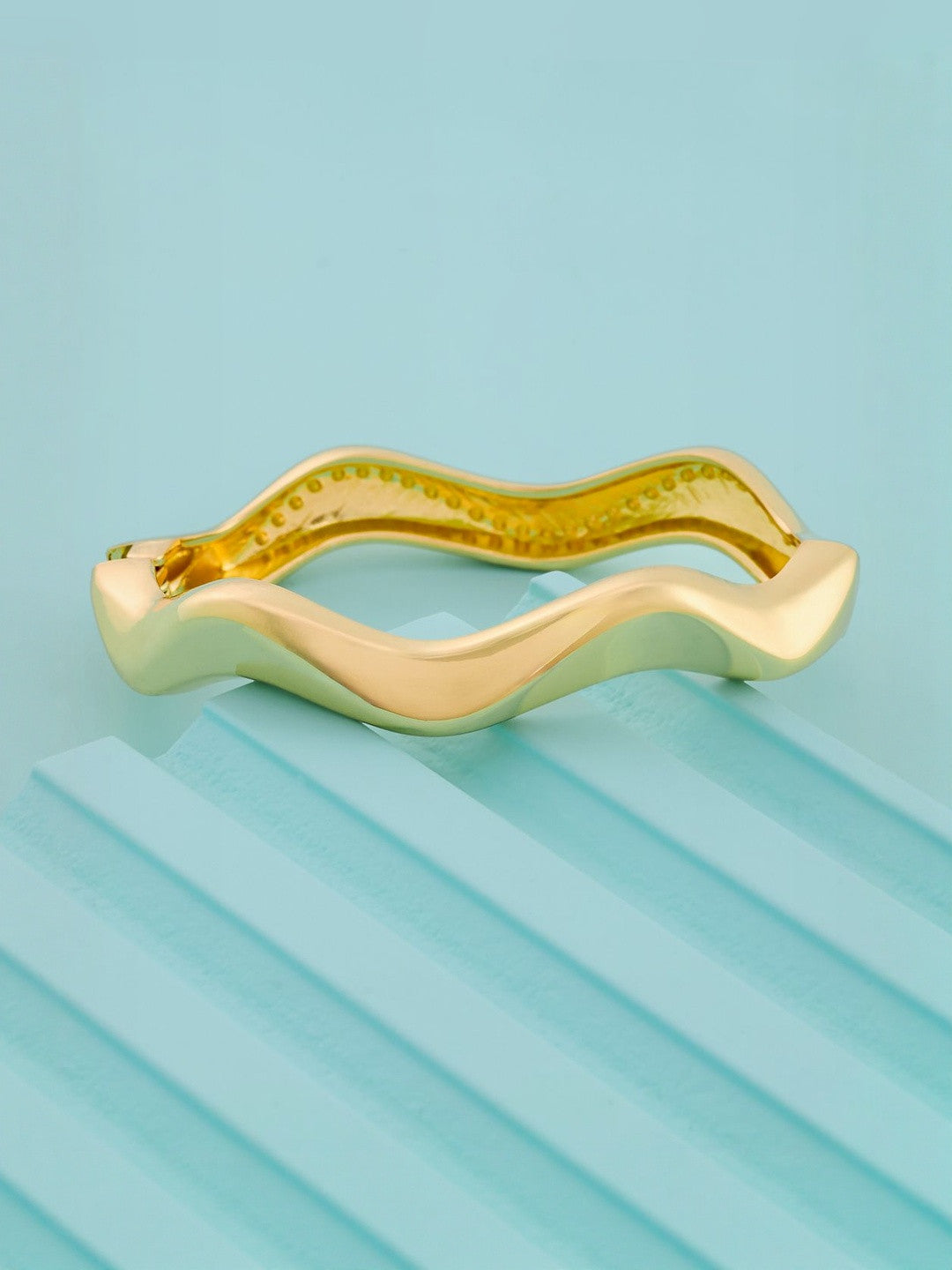 Gold-Plated Cuff Bracelet – Fashion Accessory – Copper, Gold-Plated – Interlock Closure