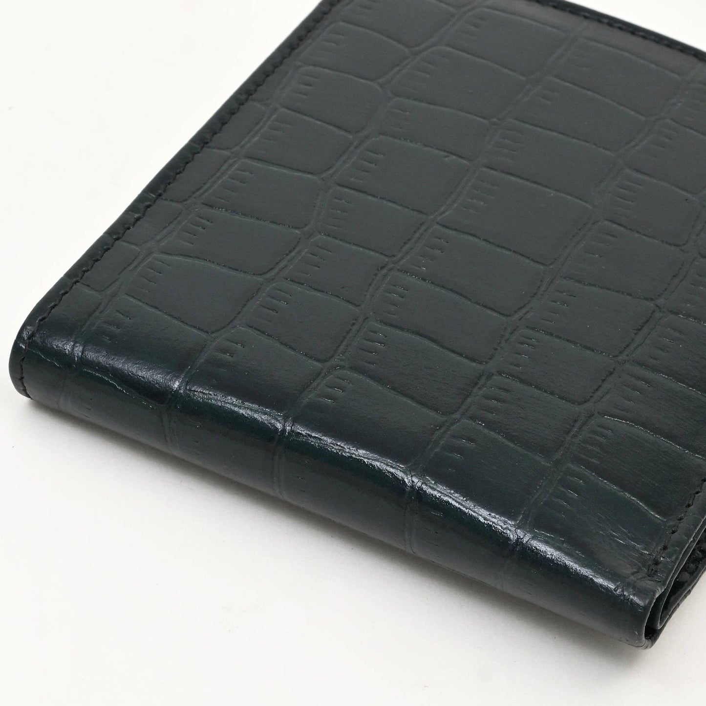 Premium Green Leather Wallet – Slim, Elegant, Functional