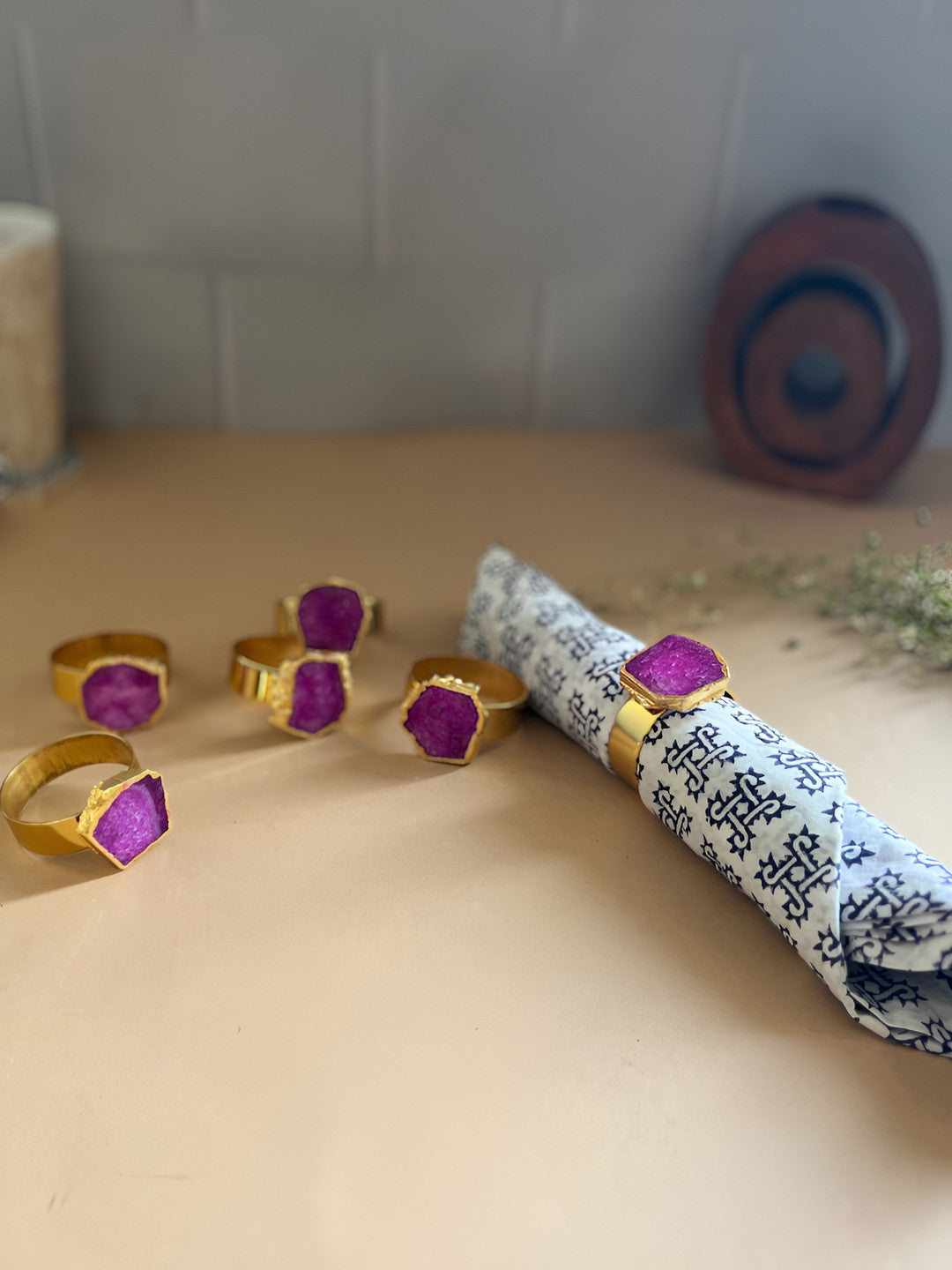 Ronds de serviette en agate cristal rose et or – Vaisselle – Métal – Ensemble de 6 pièces