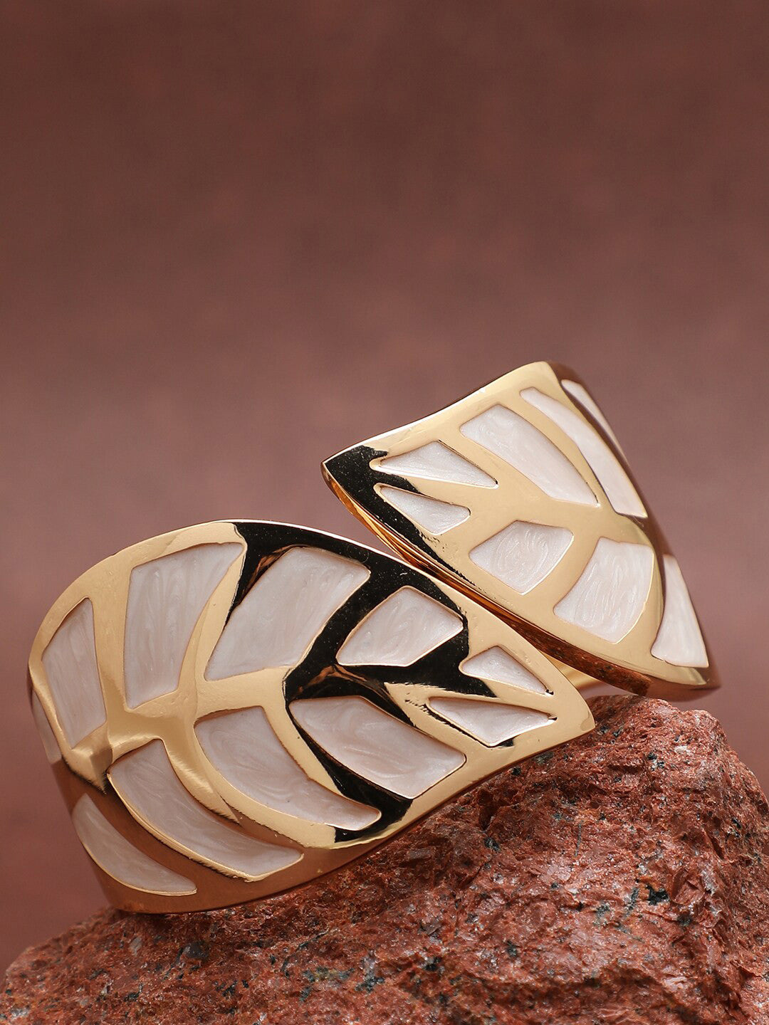 Gold-Plated Cuff Bracelet – Women's Jewellery – Slip-On Alloy – 18cm Length