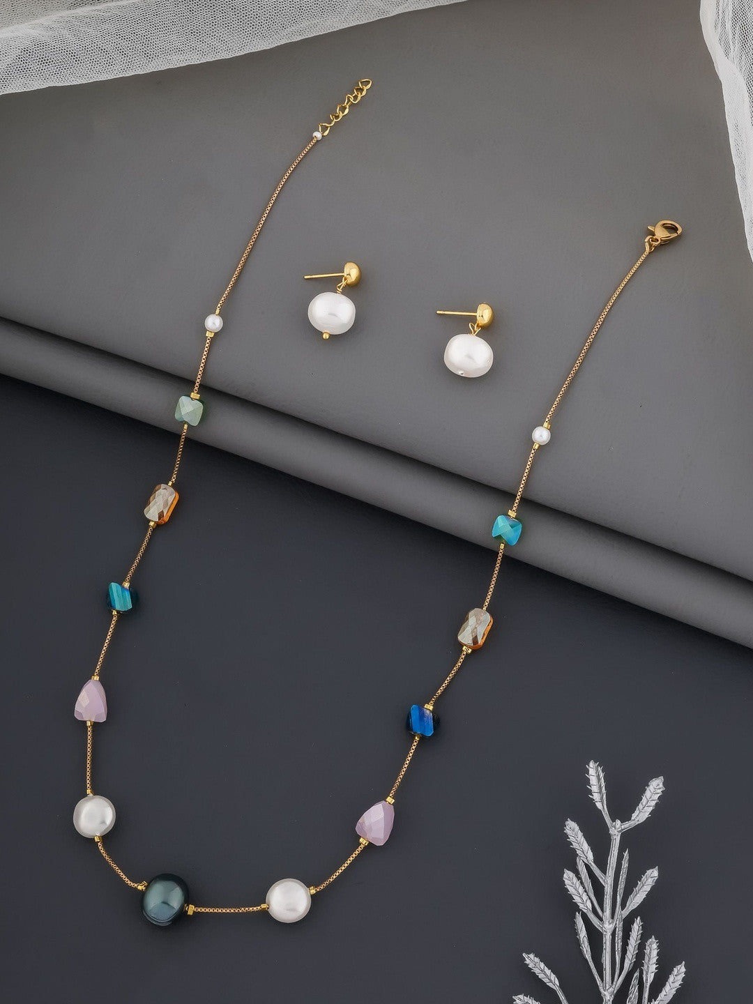 Brass Gold-Plated Necklace – Retail Jewellery – Crystal Embellished