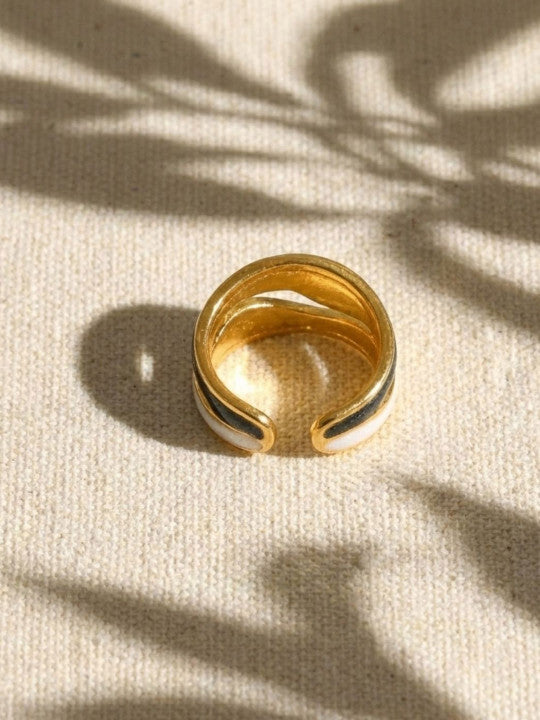 Enamelled Detailed Ring - Gilded Tone, Slip-On Design - 1 pc