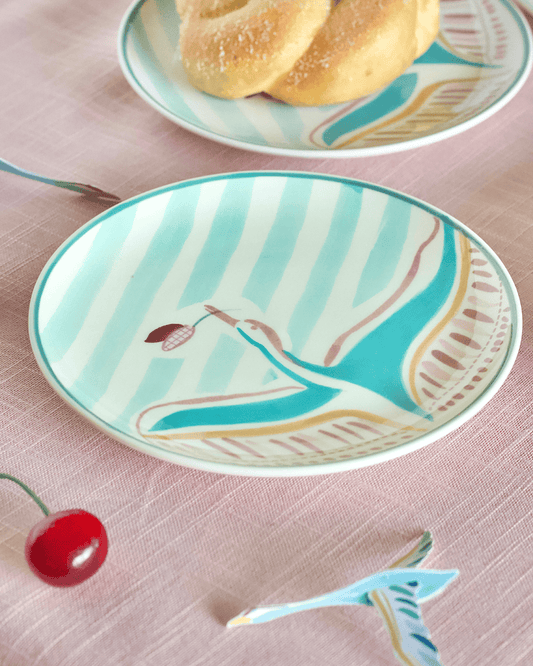 Skylark Handpainted Ceramic Round Plate Curve 16cm