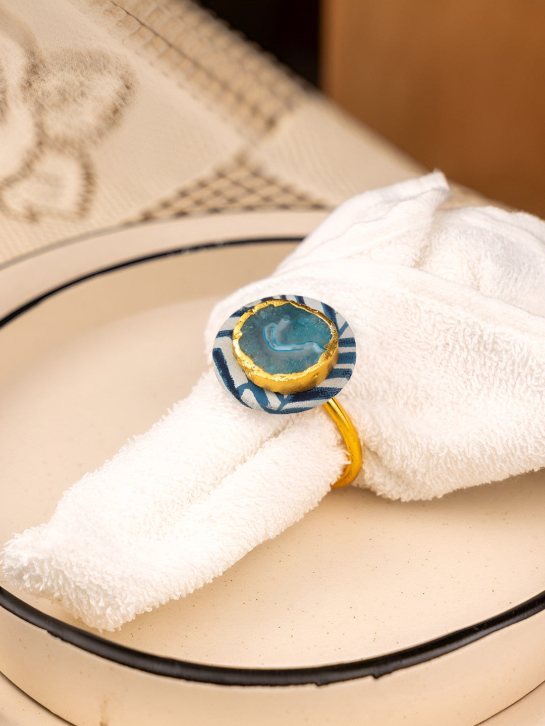 Blue & White Printed Napkin Rings & Coasters – MDF & Metal – 8 Piece Set