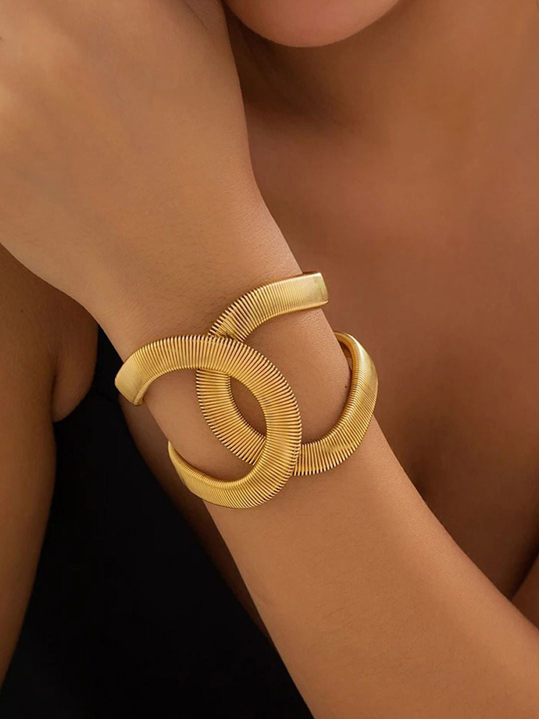 Gold Plated Cuff Bracelet – Fashion Accessory – Alloy, Screw Closure – Single Unit