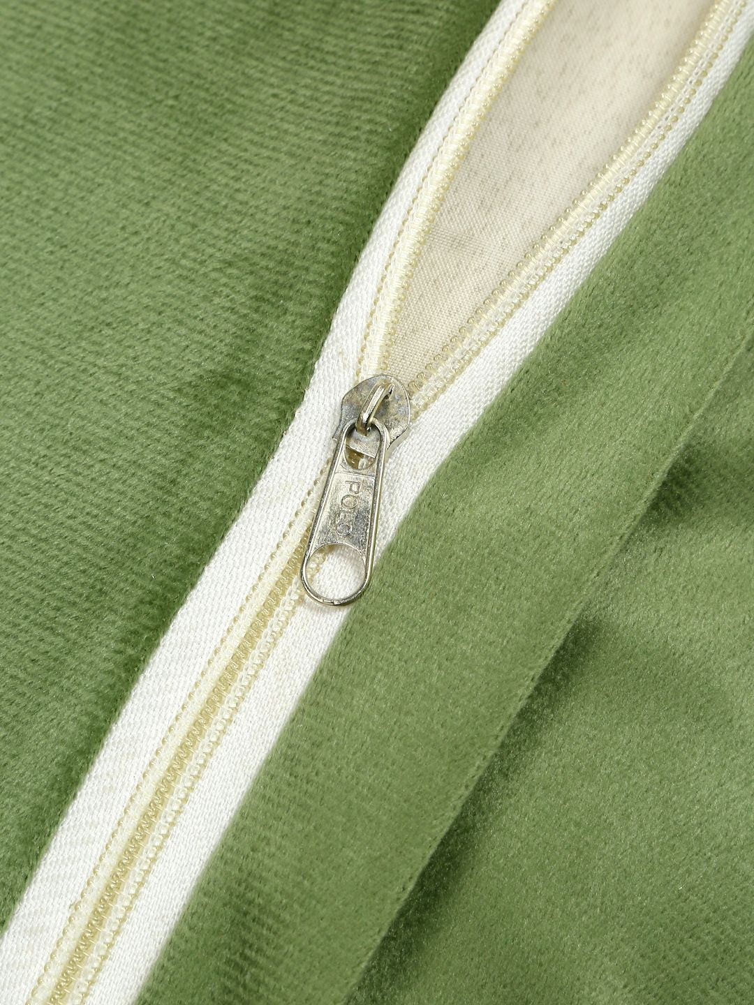 Lot de 3 housses de coussin carrées en velours brodé vert olive – Revêtement d'ameublement résistant