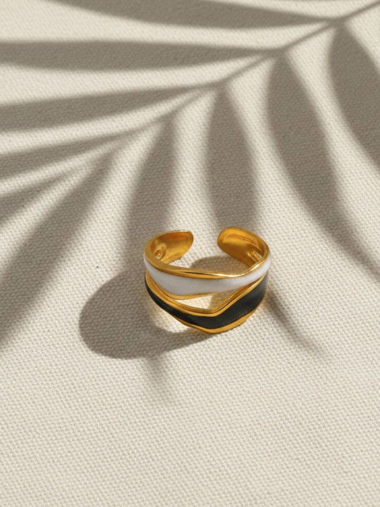 Enamelled Detailed Ring - Gilded Tone, Slip-On Design - 1 pc
